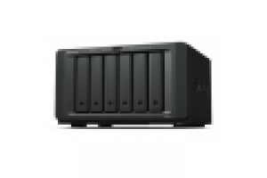 SYNOLOGY NAS TOWER 6BAY 2.5"/3.5" SSD/HDD SATA, 2xSSD NVME M.2 2280, AMD RYZENTM V1500B 4CORE 2.2 GHz, 4GB SODIMM DDR4 ECC (UP TO 32GB), 4x1GbE, 3xUSB 3.2, 2xESATA. SCALABILITA FINO A 16 UNITA CON 2xDX517